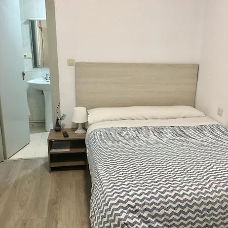 Hostal Restaurante Montserrat Ξενοδοχείο *